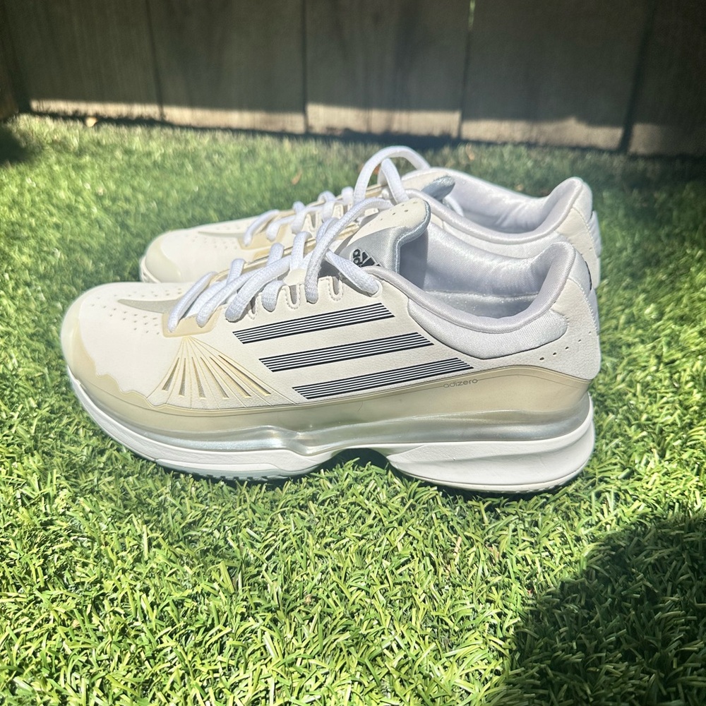 🎾 Adidas Adizero Tempaia tennis shoes in White/Black/Metallic Silver US 6.5